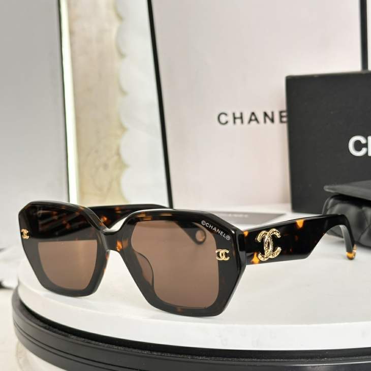 Picture of Chanel Sunglasses _SKUfw76721491fw